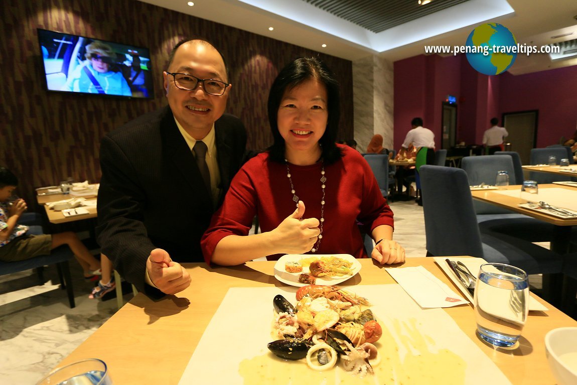 Shell Out Buffet Dinner at Roselle Coffee House, Lexis Suites Penang