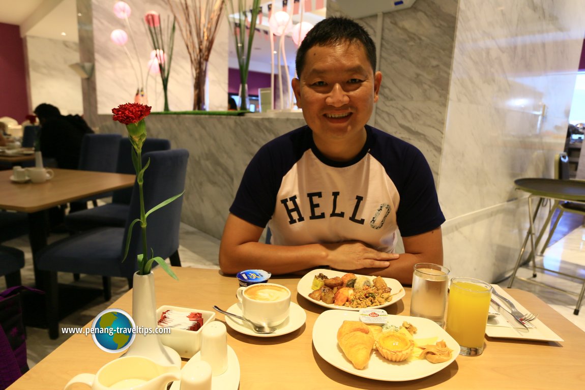 Breakfast at Roselle Cafe, Lexis Suites Penang