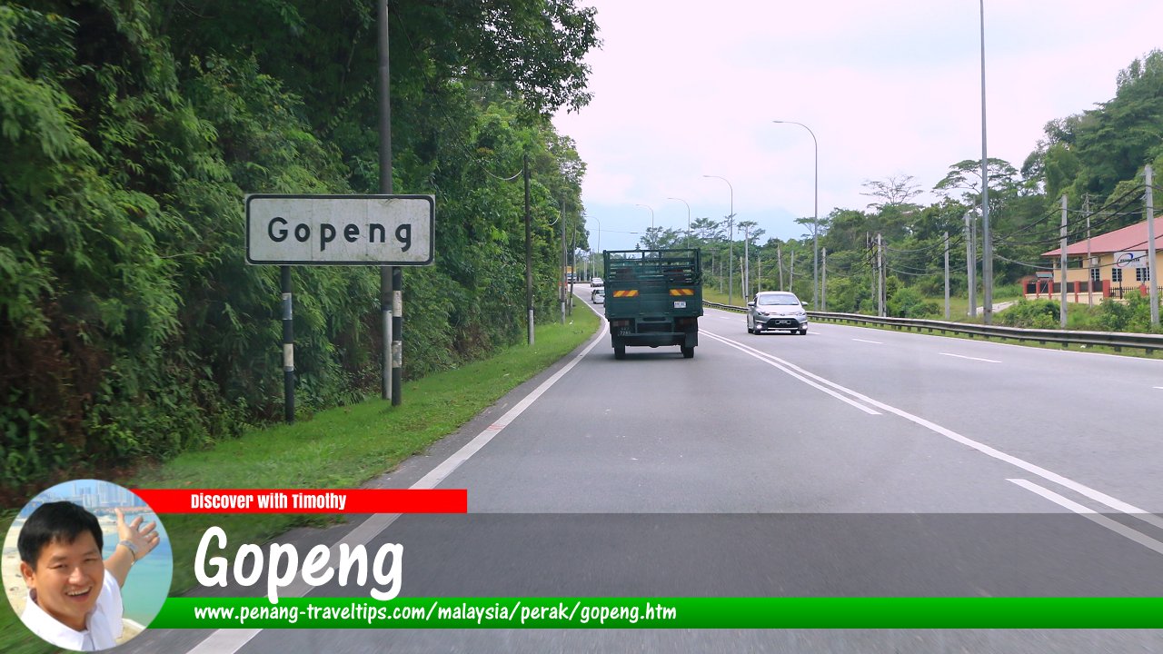 Gopeng signboard on the road into town