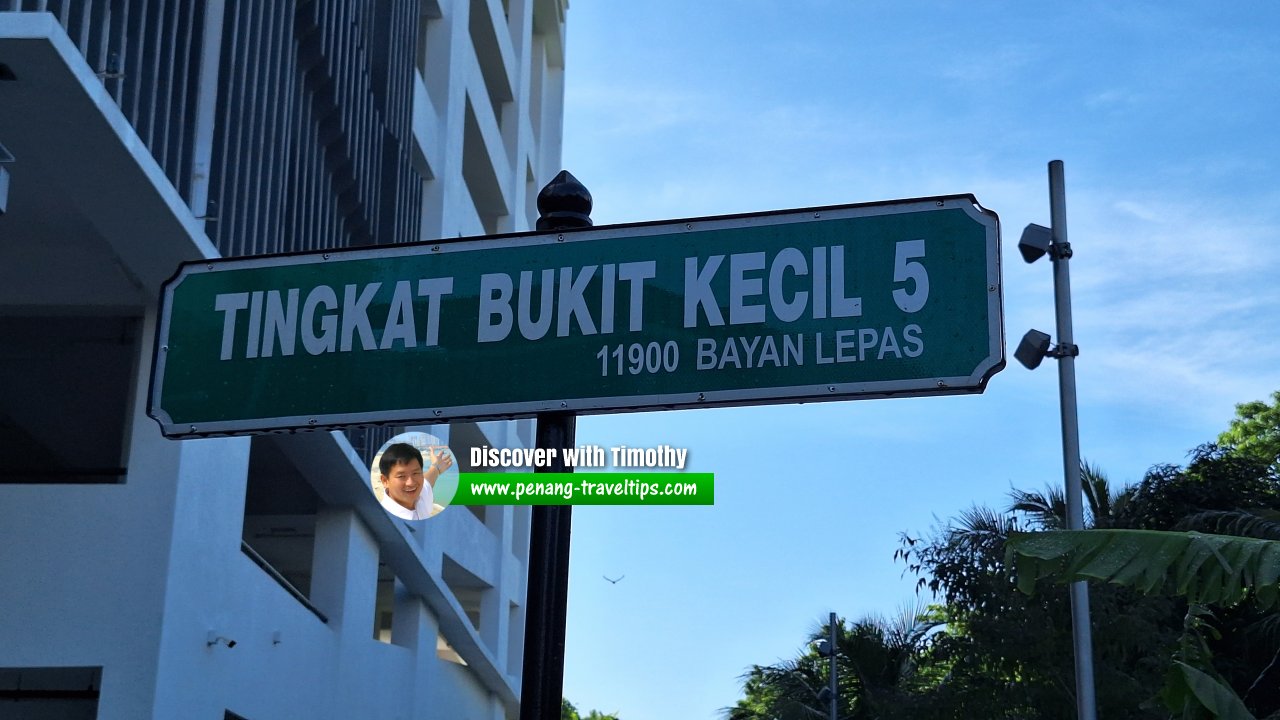 Tingkat Bukit Kecil 5 roadsign