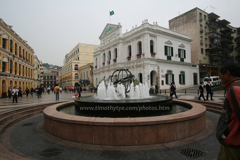 The fountain at Largo do Senado in Macau