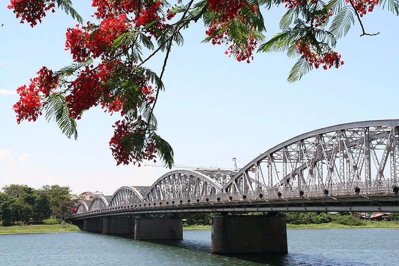 Trang Tien Bridge, Huế